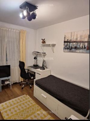 Aviatiei, apartament 4 camere, parter, centrala proprie, loc parcare